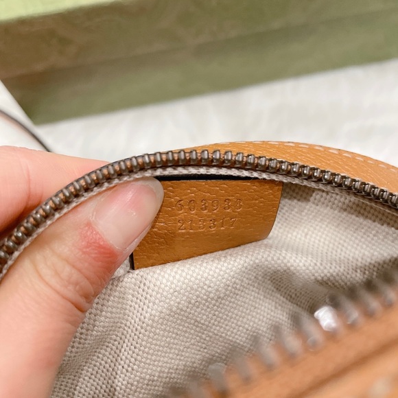 Gucci x Disney Mickey Mouse round crossbody bag - Picture 6 of 7